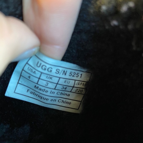 Black UGGs - Picture 10 of 10